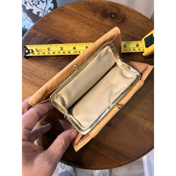 Vintage Princess Gardner Wallet Top Grain Lambskin Light Tan Very Good Condition - Picture 6 of 6